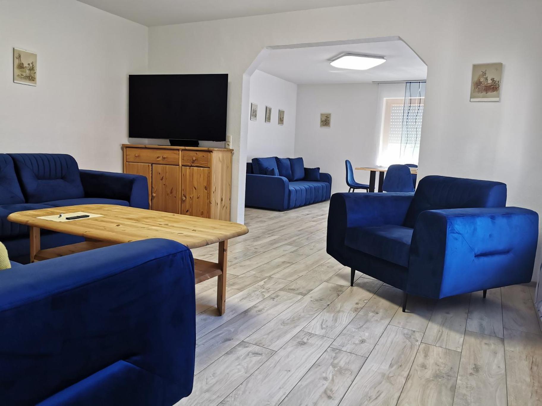 Hotel Garni Jaegerhof Зигмаринген Экстерьер фото