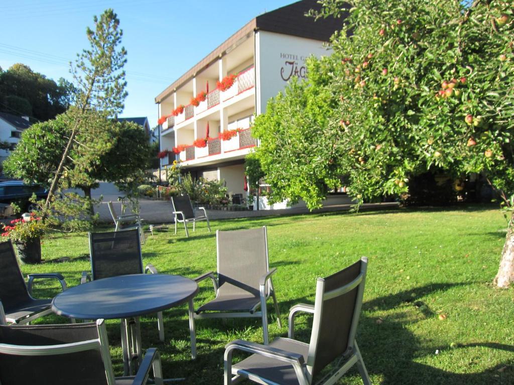 Hotel Garni Jaegerhof Зигмаринген Экстерьер фото
