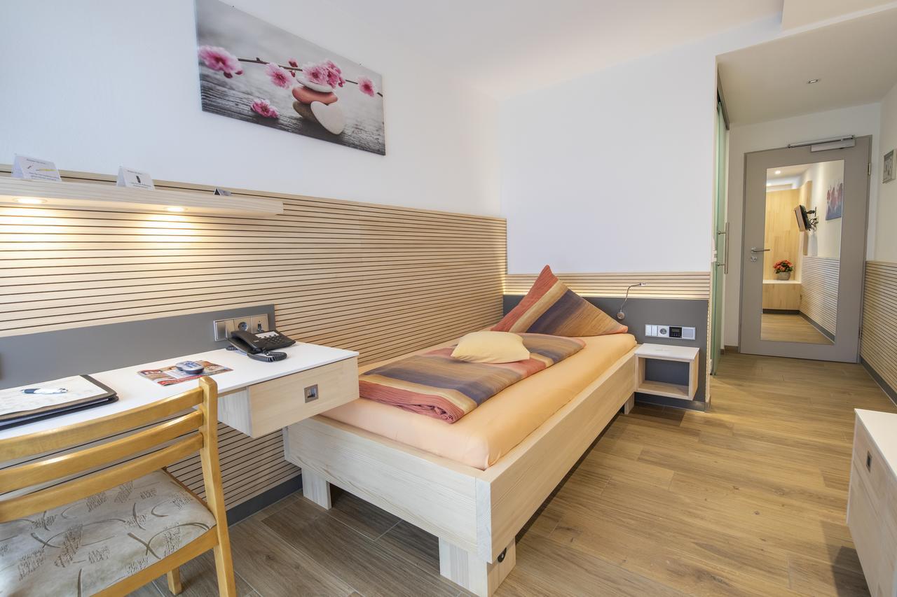 Hotel Garni Jaegerhof Зигмаринген Экстерьер фото