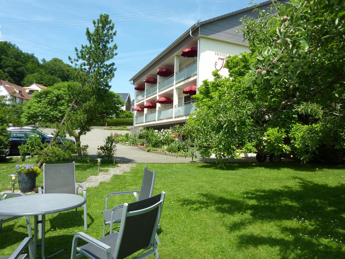 Hotel Garni Jaegerhof Зигмаринген Экстерьер фото